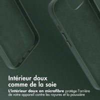 Accezz Coque arrière en cuir avec MagSafe Apple iPhone 13 - Cedar Green