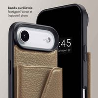 Selencia Coque de télephone Sera avec cordon et porte-cartes enveloppe Apple iPhone Air - Taupe