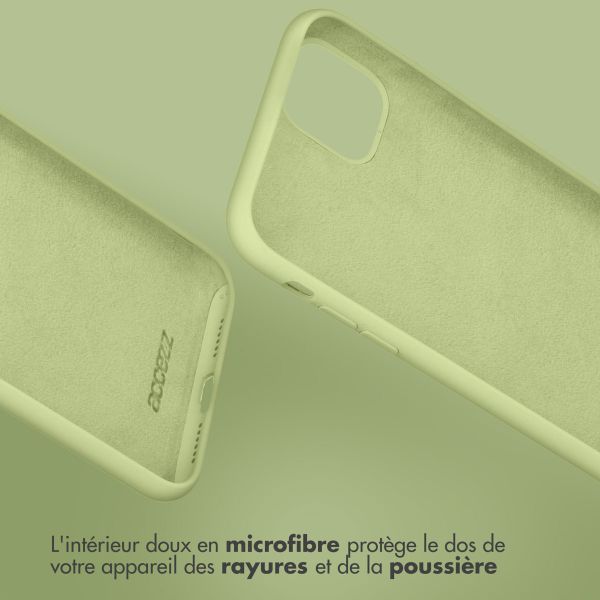 Accezz Coque Liquid Silicone iPhone 15 Pro Max - Vert