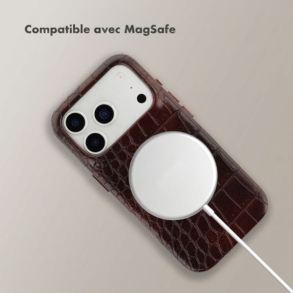 Selencia Coque arrière Croco avec MagSafe Apple iPhone 17 Pro - Choco Brown
