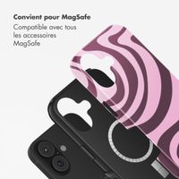 Selencia Coque arrière Vivid avec MagSafe Apple iPhone 17 - Wavy Swirl Pink Plum