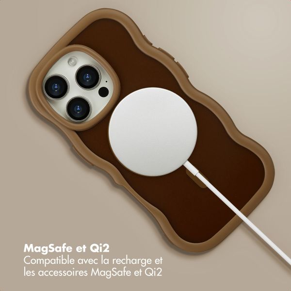Selencia Coque arrière Wavy avec MagSafe Apple iPhone 16 Pro - Mocha Brown