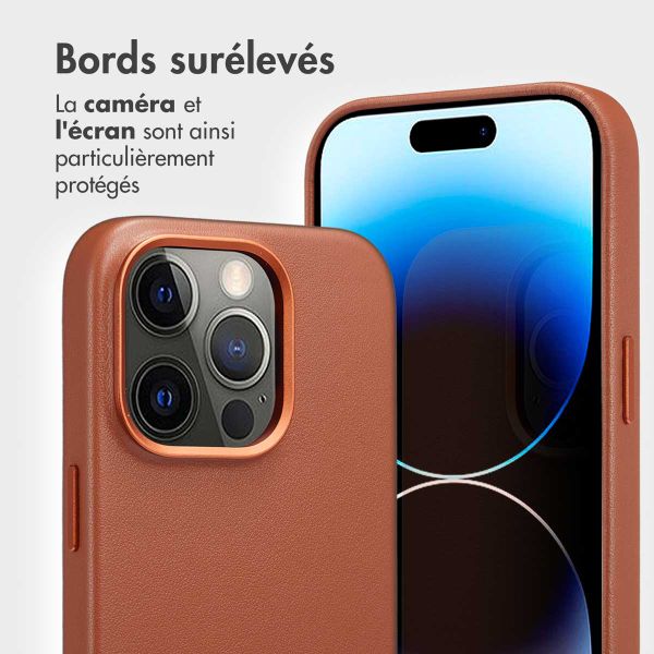 Accezz Étui de télephone portefeuille en cuir 2-en-1 avec MagSafe Apple iPhone 14 Pro - Sienna Brown