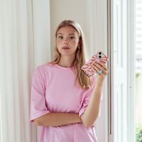 Selencia Coque arrière Vivid Samsung Galaxy S24 - Modern Bloom Pink