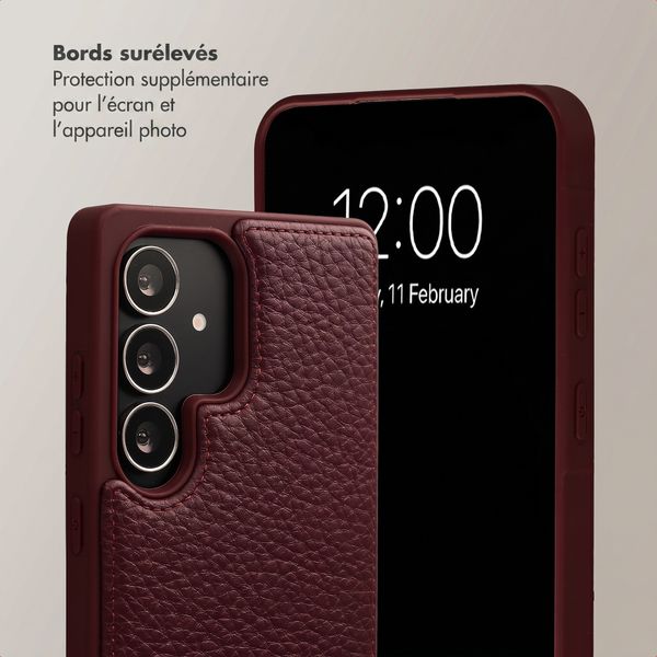 Selencia Coque de télephone Nova avec cordon et porte-cartes Samsung Galaxy S25 Ultra - Bold Burgundy