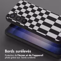 Selencia Coque design en silicone avec cordon amovible Samsung Galaxy S23 - Irregular Check Black