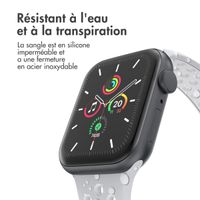 imoshion Bracelet sport⁺ Apple Watch Series 1 á 11 / SE / Ultra (44/45/46/49 mm) - Taille M/L - Pure Platinum & White