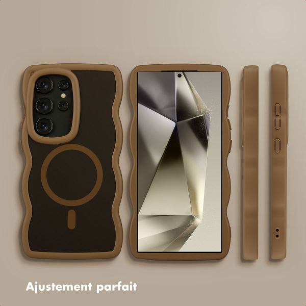 Selencia Coque arrière Wavy avec MagSafe Samsung Galaxy S24 Ultra - Mocha Brown