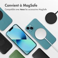 imoshion Coque Couleur avec MagSafe Apple iPhone 13 - Smoke Green
