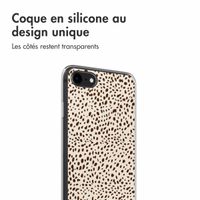 imoshion Coque design pour iPhone SE (2022 / 2020) / 8 / 7 - Desert Dots