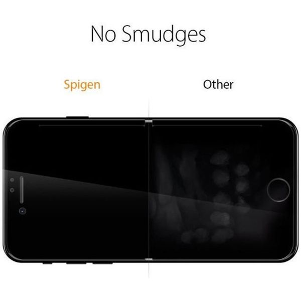 Spigen Protection d'écran en verre trempé GLAStR iPhone SE (2022 / 2020) / 8 / 7 - Noir