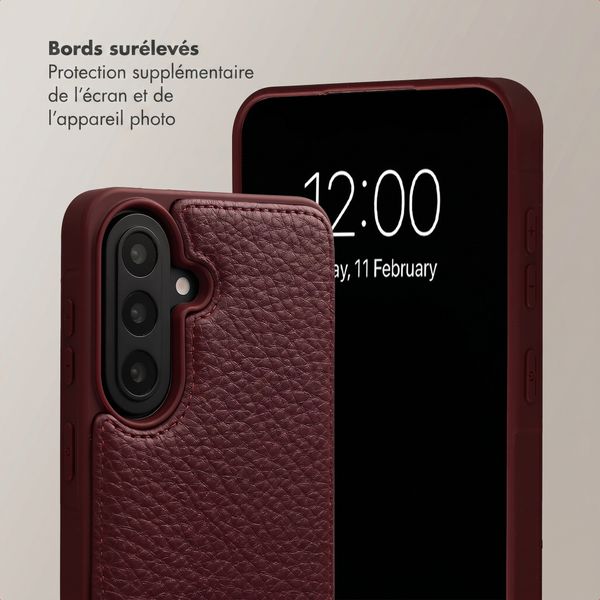 Selencia Coque de télephone Nova avec cordon et porte-cartes Samsung Galaxy A57 (5G) - Bold Burgundy
