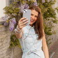 imoshion Coque en silicone avec cordon Apple iPhone 15 - Gris clair