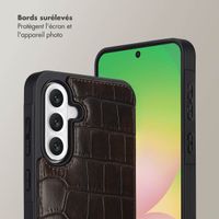 Selencia Coque de télephone Nova Croco avec cordon et porte-cartes Samsung Galaxy A56 - Choco Brown