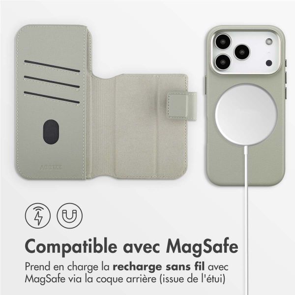 Accezz Étui de télephone portefeuille en cuir 2-en-1 avec MagSafe Apple iPhone 17 Pro - Light Grey
