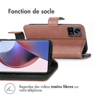 imoshion Étui de téléphone portefeuille Luxe Motorola Edge 30 Ultra - Brun