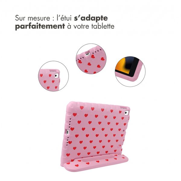 imoshion Coque arrière Kidsproof Design avec poignée Apple iPad 9 (2021) 10.2 pouces / iPad 8 (2020) 10.2 pouces / iPad 7 (2019) 10.2 pouces - Cœurs