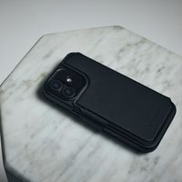 Decoded Portefeuille détachable 2 en 1 en cuir MagSafe Apple iPhone 17 Pro - Chocolate Brown