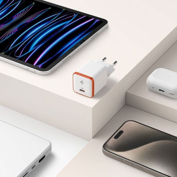 Spigen ArcStation Essential | Chargeur mural USB-C 30 watts - Blanc