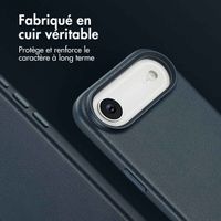 Accezz Coque arrière en cuir avec MagSafe Apple iPhone Air - Nightfall Blue