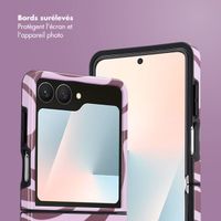 Selencia Coque arrière Vivid Samsung Galaxy Z Flip 7 - Wavy Swirl Pink Plum