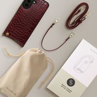 Selencia Coque de télephone Nova Croco avec cordon et porte-cartes Samsung Galaxy A57 (5G) - Burgundy