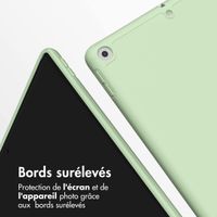 Accezz Étui de téléphone portefeuille Smart Silicone iPad 6 (2018) 9.7 pouces / iPad 5 (2017) 9.7 pouces - Vert clair