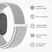 imoshion Bracelet en nylon Fitbit Versa 4/ 3 / Sense (2) - Gris