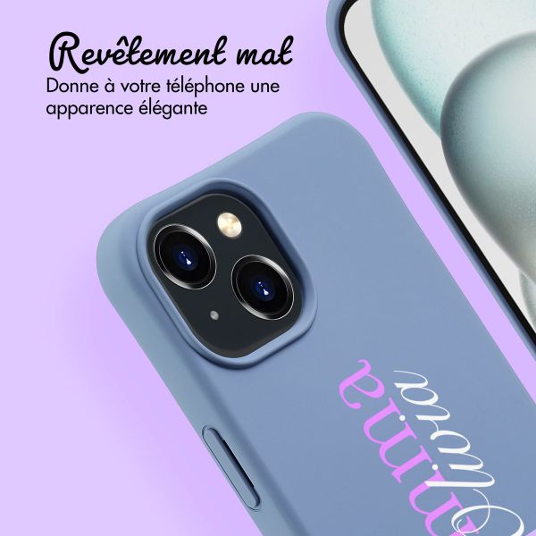 Coque de couleur personnalisée MagSafe avec cordon amovible  et nom iPhone 15 - Ash Blue