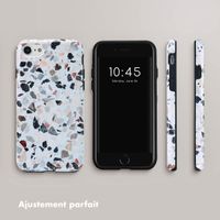 Selencia Coque arrière Vivid Tough iPhone SE (2022 / 2020) / 8 / 7 / 6(s) - Chic Terazzo