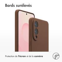 Accezz Coque Liquid Silicone avec MagSafe Samsung Galaxy S25 Edge - New Tea Brown