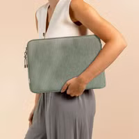 Selencia Pochette ordinateur Corduroy 15-16 pouces - Pistache Cream