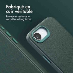 Accezz Coque arrière en cuir avec MagSafe Apple iPhone 16e - Cedar Green