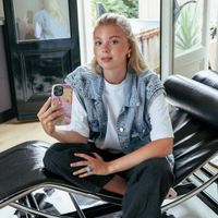 Selencia Coque arrière Vivid avec MagSafe Apple iPhone 15 - Marble Pink