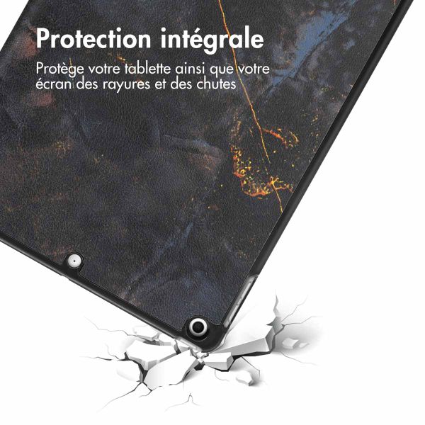 imoshion Coque tablette Design Trifold Apple iPad 9 (2021) 10.2 pouces / iPad 8 (2020) 10.2 pouces / iPad 7 (2019) 10.2 pouces - Black Marble