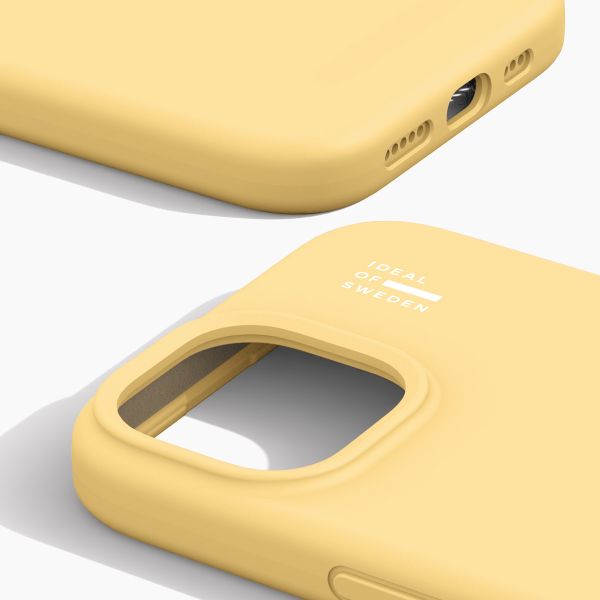 iDeal of Sweden Coque Silicone iPhone 13/14/15/16e - Soft Lemon