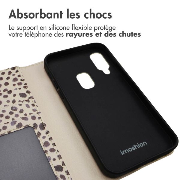 imoshion Étui de téléphone portefeuille Design Samsung Galaxy A20e - Black And White Dots