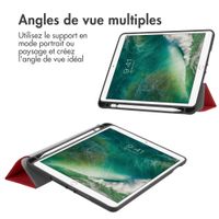 imoshion Coque tablette Trifold Apple iPad 6 (2018) 9.7 pouces / iPad 5 (2017) 9.7 pouces / Air 2 (2014)/Air 1 (2013) - Rouge
