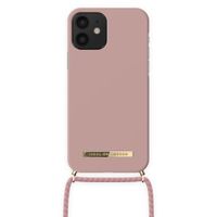 iDeal of Sweden Coque Ordinary Necklace iPhone 12 (Pro) - Misty Pink