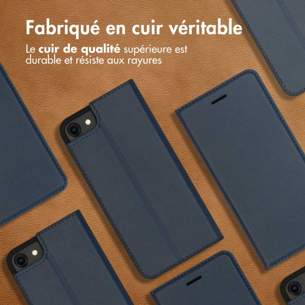 Accezz Étui de téléphone Slim Folio en cuir de qualité supérieure Apple iPhone SE (2022 / 2020) / 8 / 7 / 6(s) - Bleu foncé