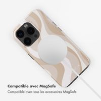 Selencia Coque arrière Vivid Tough avec MagSafe iPhone 15 Pro Max - Desert Waves Beige