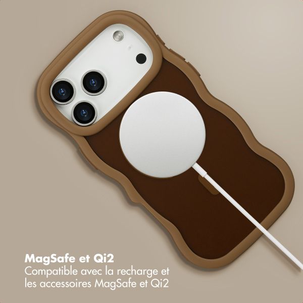 Selencia Coque arrière Wavy avec MagSafe Apple iPhone 17 Pro Max - Mocha Brown