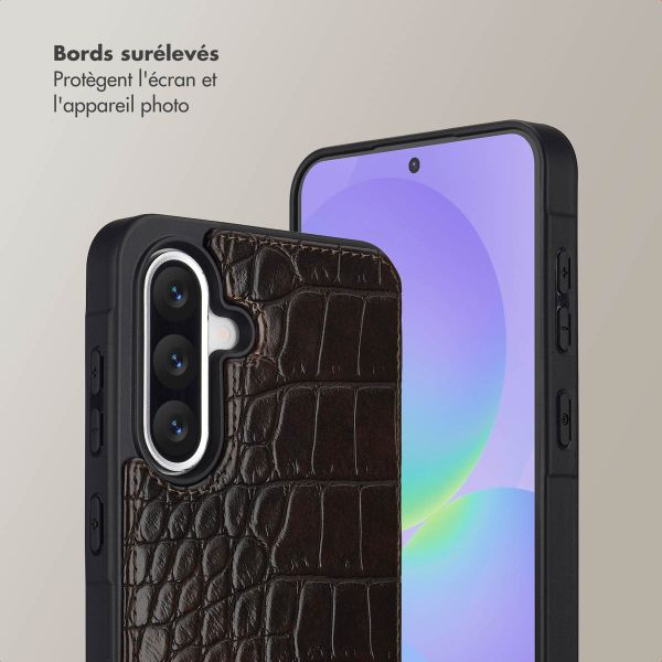 Selencia Coque de télephone Nova Croco avec cordon et porte-cartes Samsung Galaxy A36 - Choco Brown