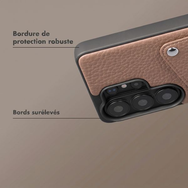Selencia Coque Riva avec porte-cartes Samsung Galaxy S26 Ultra - Mocha Brown