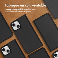 Accezz Étui de télephone Slim Folio en cuir de qualité supérieure Apple iPhone 15 - Noir