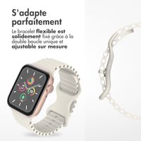 imoshion Bracelet en silicone athlétique Apple Watch Series 1 à 10 / SE / Ultra (2) (44/45/46/49 mm) - Lumière stellaire