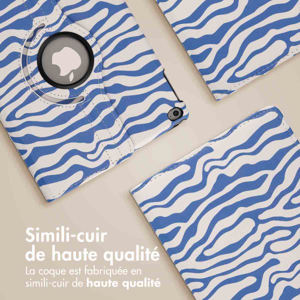 imoshion Coque tablette Design rotatif à 360° Apple iPad 6 (2018) 9.7 pouces / iPad 5 (2017) 9.7 pouces - White Blue Stripes