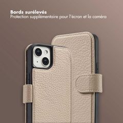 Selencia Étui Riva avec MagSafe et cordon de téléphone Apple iPhone 14 / 13 - Beige
