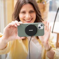 Accezz Coque Liquid Silicone avec MagSafe Apple iPhone 15 - Cooper Green