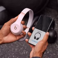 Beats Casque sans fil Solo 4 - Cloud Pink